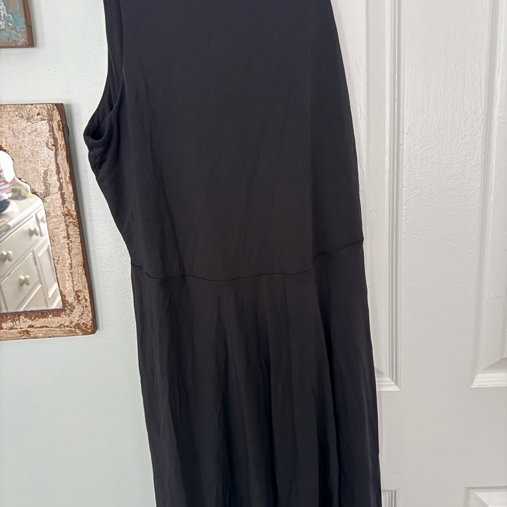 Athleta Black Sleeveless Midi Dress